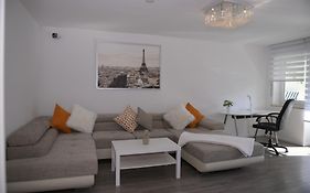 Moderne,helle und ruhige Wohnung zur Alleinnutzung